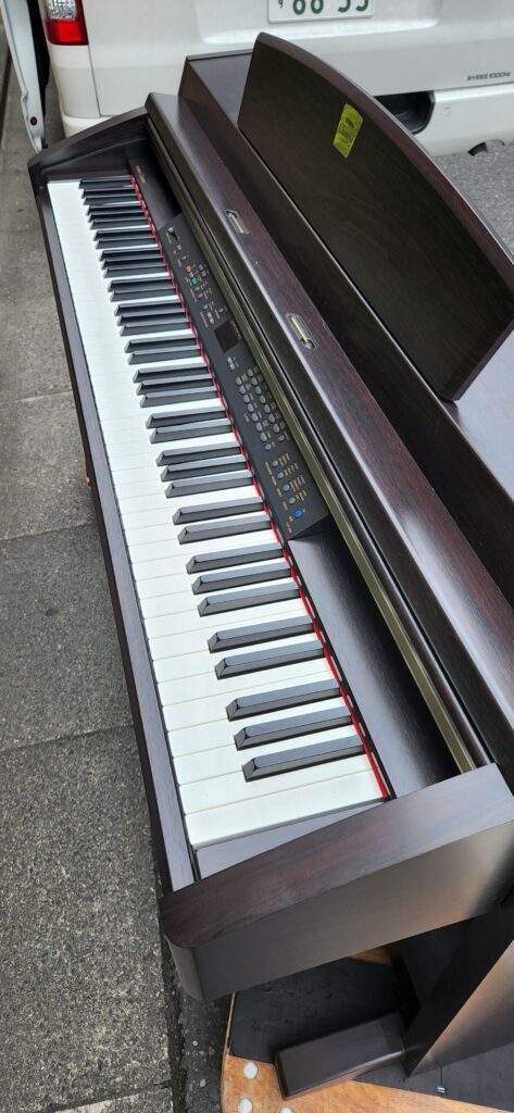 電子ピアノ高額買取 | 東京都 練馬区 ヤマハ CLP-240Rを買い取りさせて頂きました。
