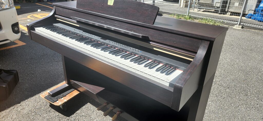 電子ピアノ高額買取 | 東京都 新宿区 ヤマハ CLP-330Rを買い取りさせて頂きました。