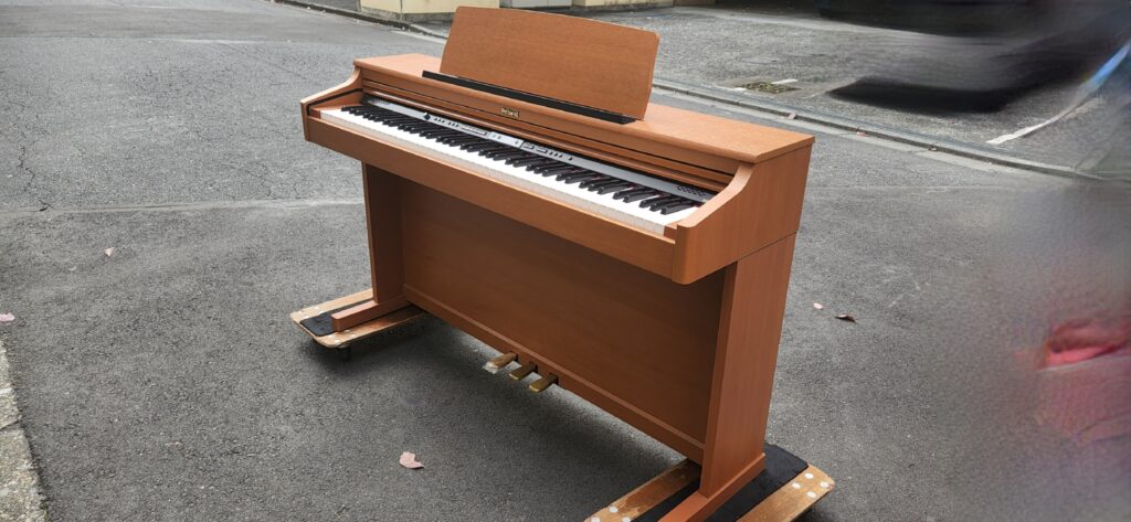 電子ピアノ高額買取 | 埼玉県 所沢市 ローランド HP-203LCを買い取りさせて頂きました。