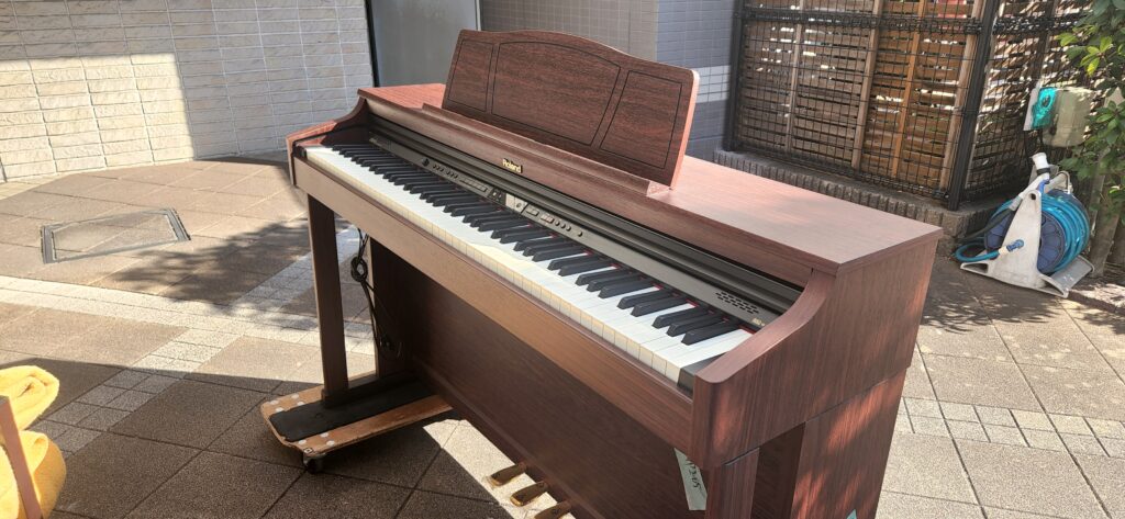 電子ピアノ高額買取 | 東京都 江東区 ローランド HP-205GPを買い取りさせて頂きました。