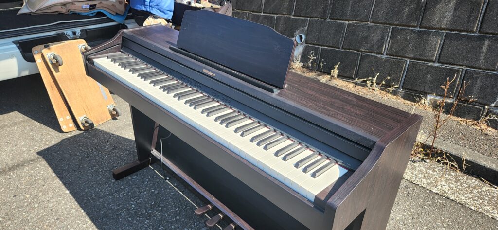 電子ピアノ高額買取 | 神奈川県 横浜市 ローランド RP-501Rを買い取りさせて頂きました。