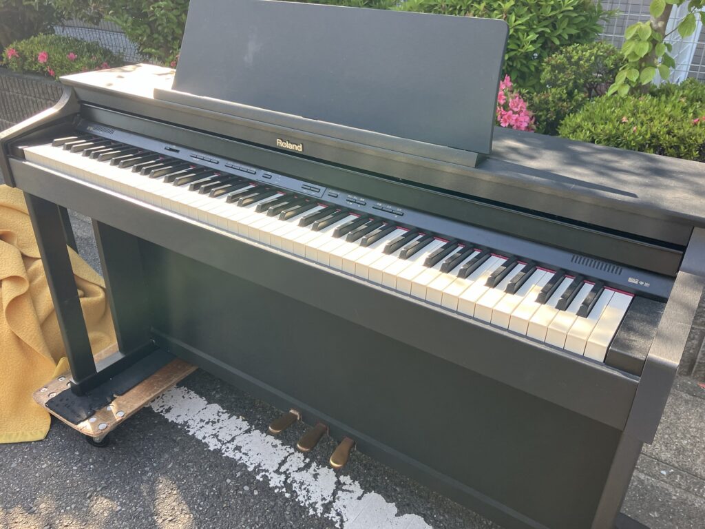 電子ピアノ高額買取 | 千葉県 流山市 ローランド HP-305を買い取りさせて頂きました。
