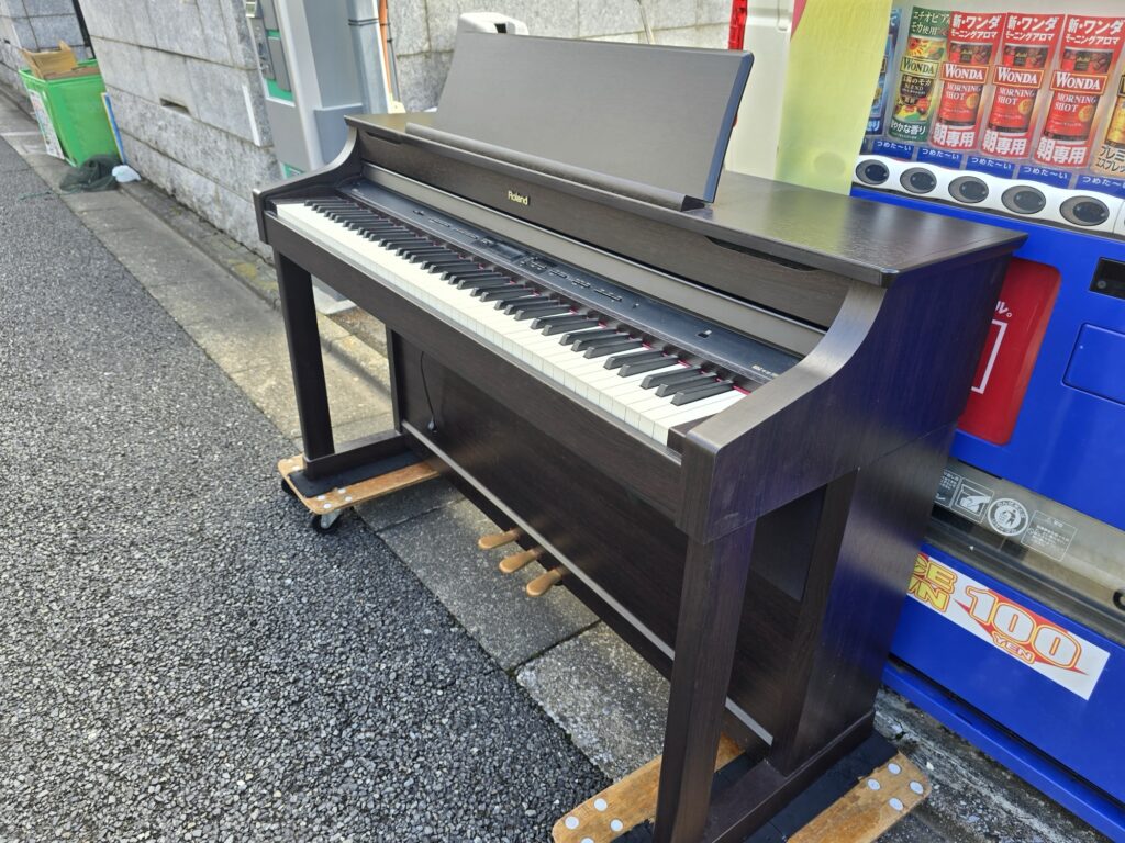 電子ピアノ高額買取 | 東京都　杉並区　Roland HP-307RW買取りさせて頂きました。