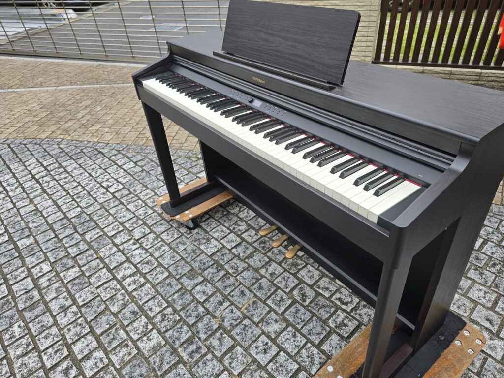 電子ピアノ高額買取 | 神奈川県横浜市　Roland RP-701を買取りさせて頂きました。