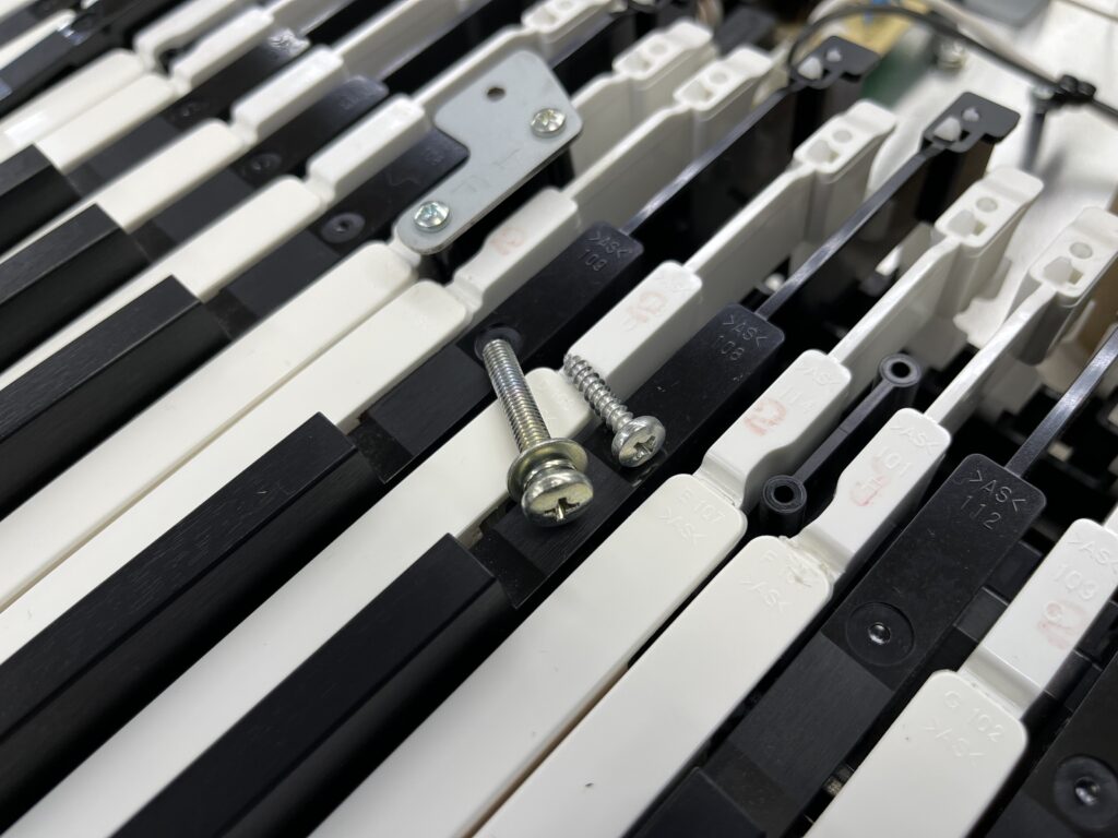 電子ピアノ高額買取 | 新しい電子ピアノなのに壊れた。売る？ 直す？どっちがいいの？