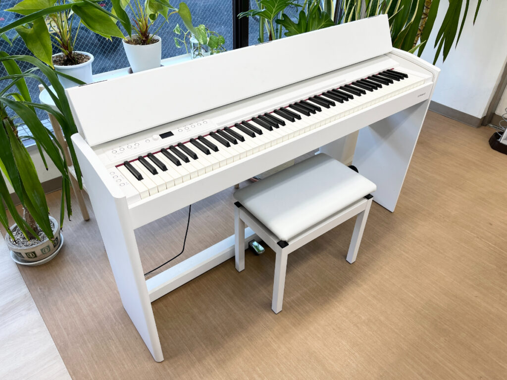 電子ピアノ高額買取 | 電子ピアノ買取｜Roland F701-WH